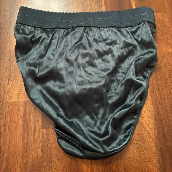 Victoria’s Secret Gold Label Panty - Picture 3 of 3